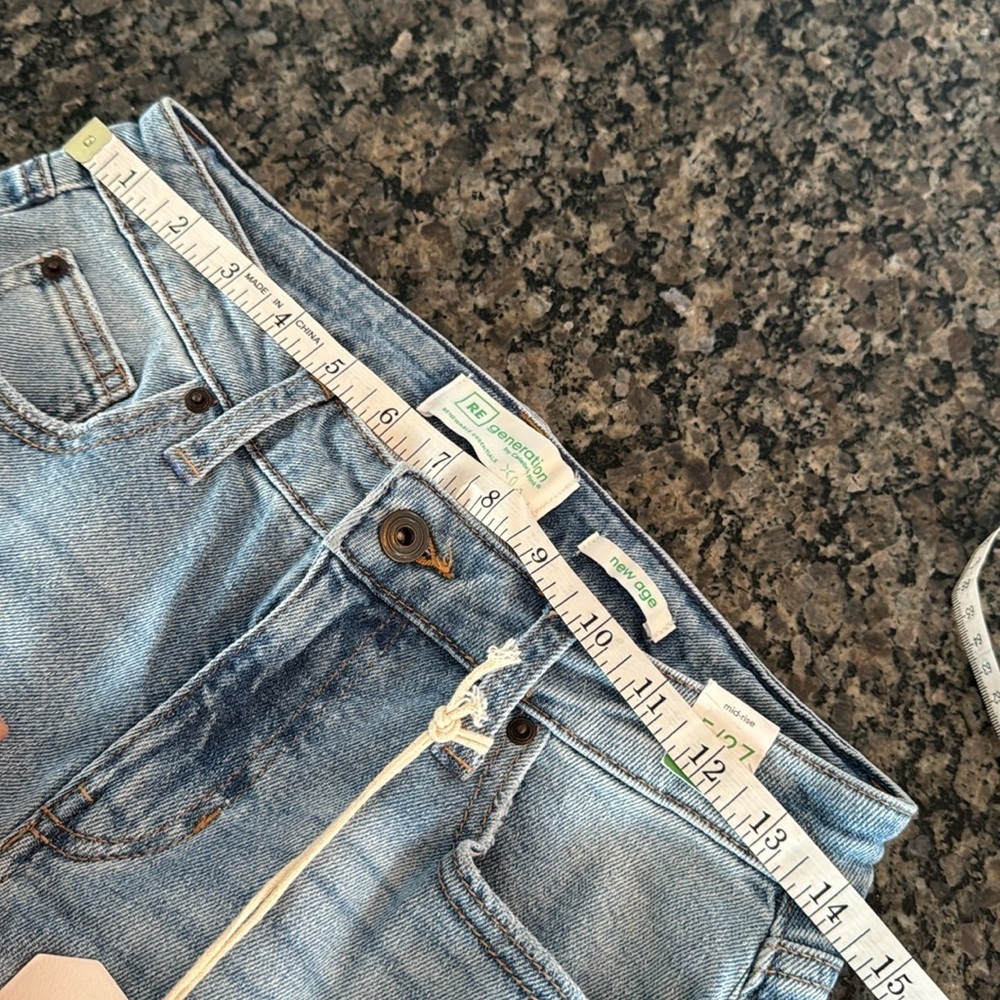 Regeneration by celebrity Pink cropped 90’s straight distressed jeans NWT 5/27 - Picture 8 of 11
